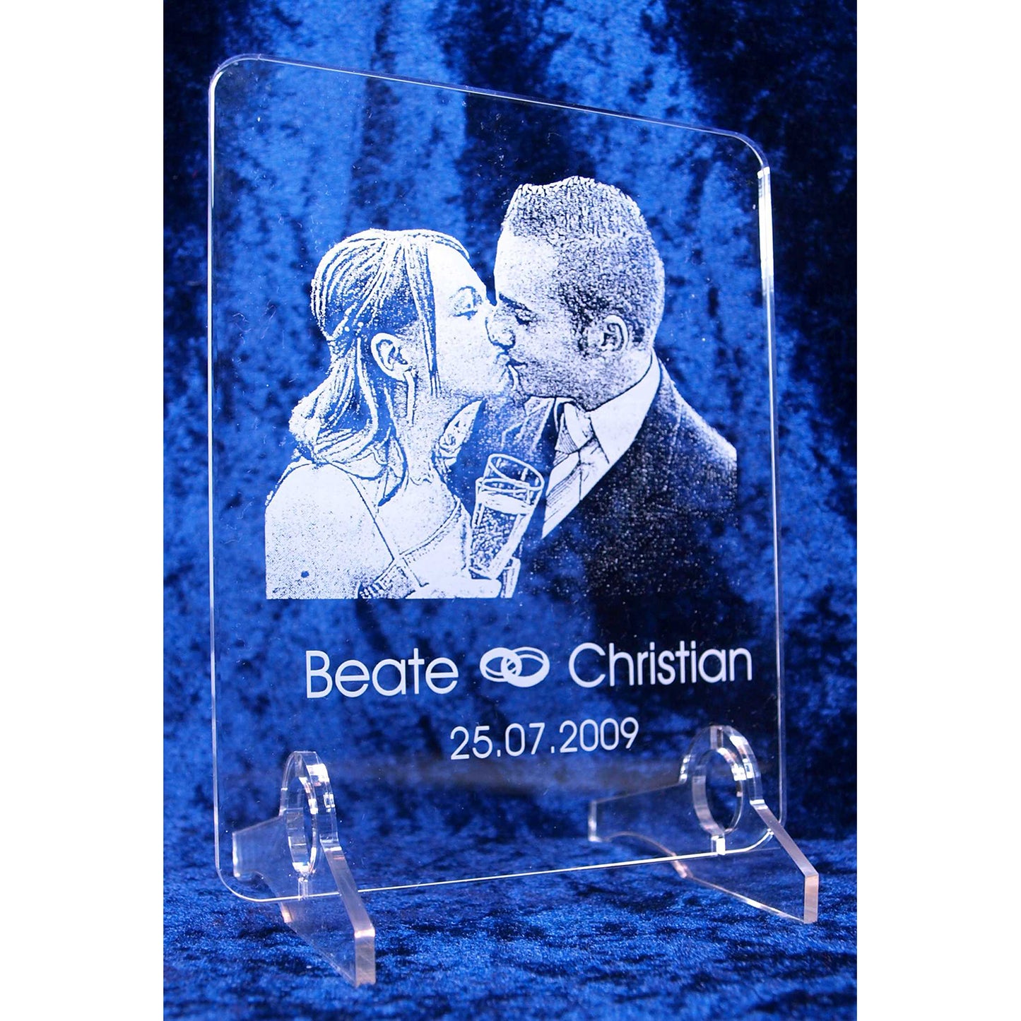 Acrylaufsteller mit Foto- und Textgravur
