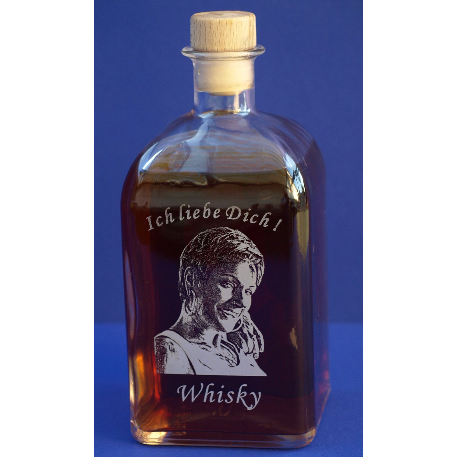 Whiskyflasche mit Foto- und Textgravur