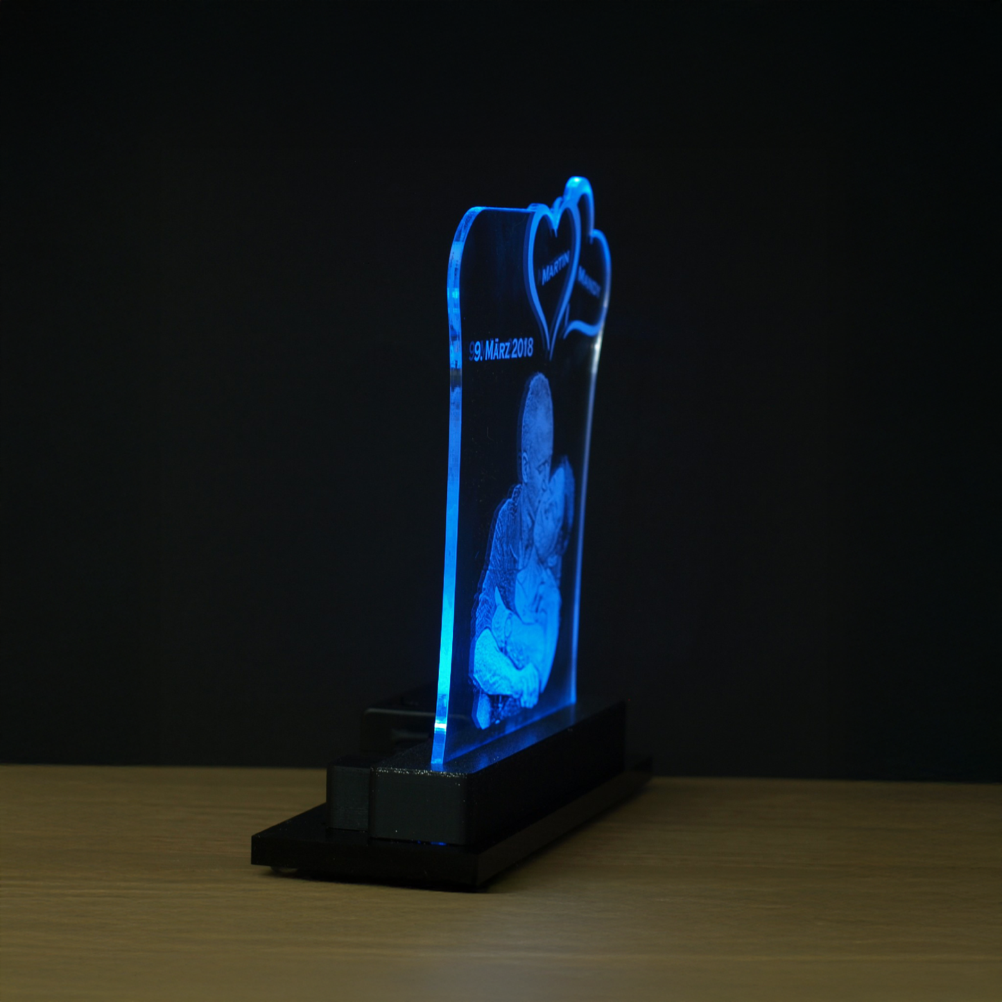 Acrylglas mit Text-/Fotogravur und LED-Beleuchtung