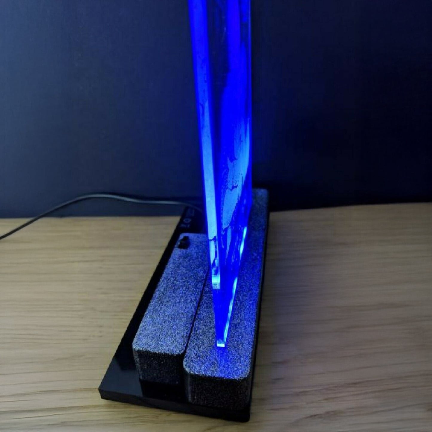 Acrylglas mit Text-/Fotogravur und RGB Farbwechsel LED-Beleuchtung