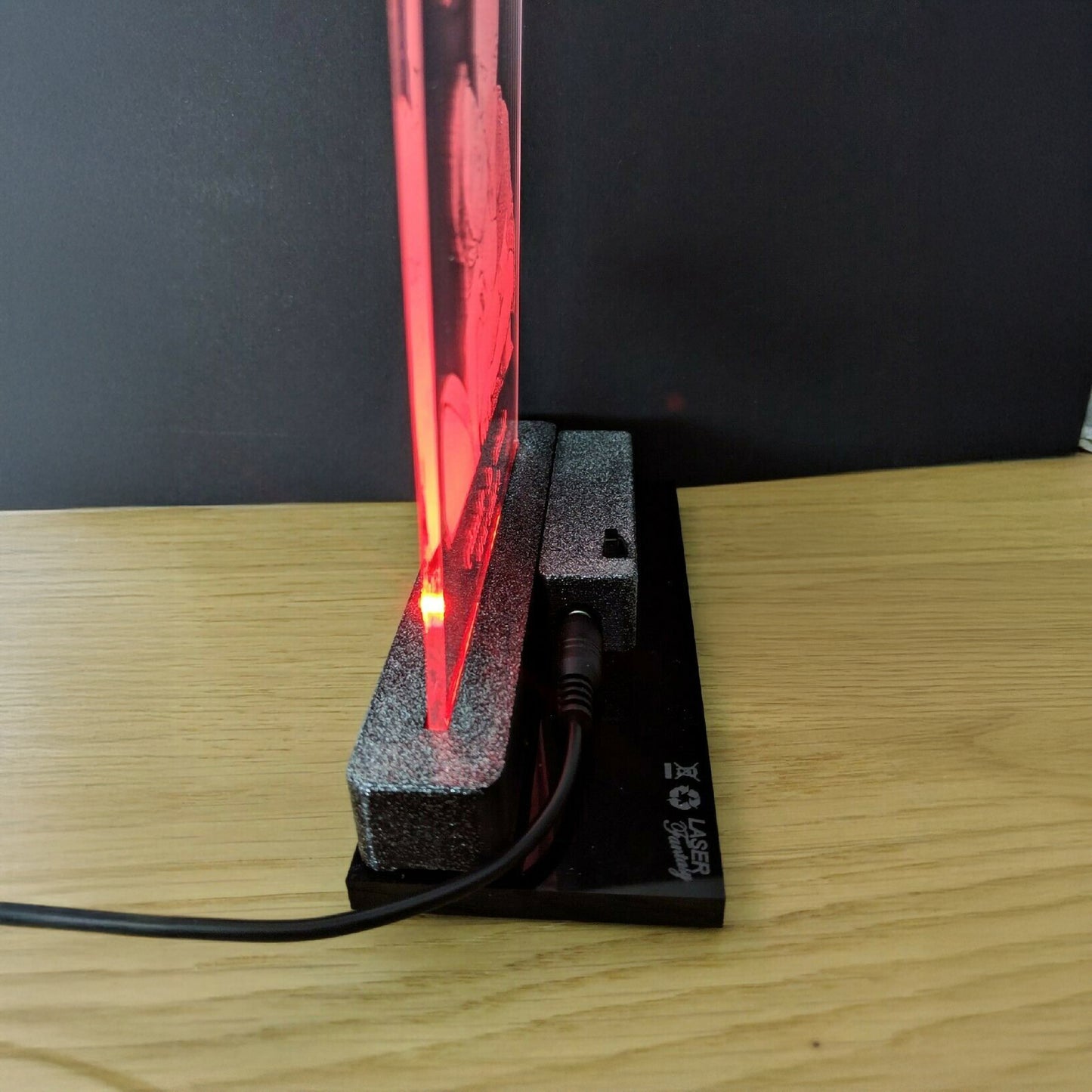 Acrylglas mit Text-/Fotogravur und RGB Farbwechsel LED-Beleuchtung