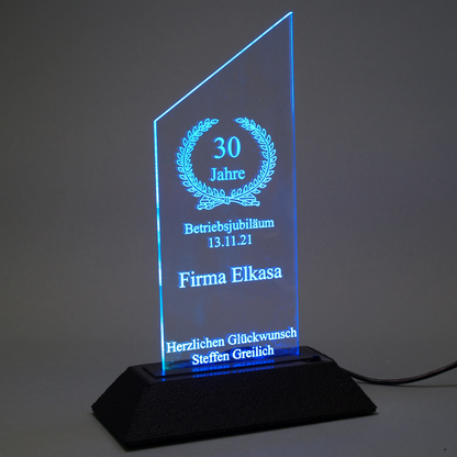Acryltrophäe mit LED-Beleuchtung und Gravur