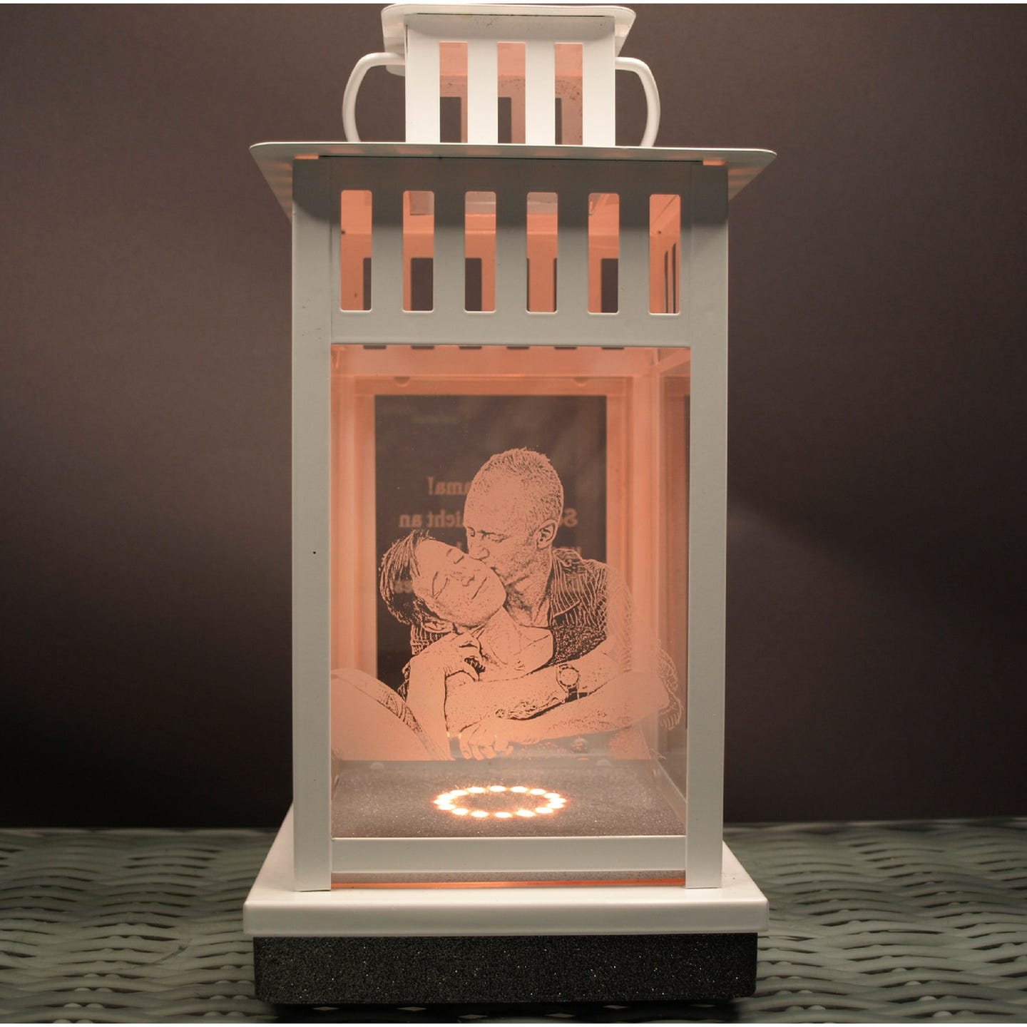 Ambiente Lampe mit flackerndem LED Licht ähnlich einer Kerze