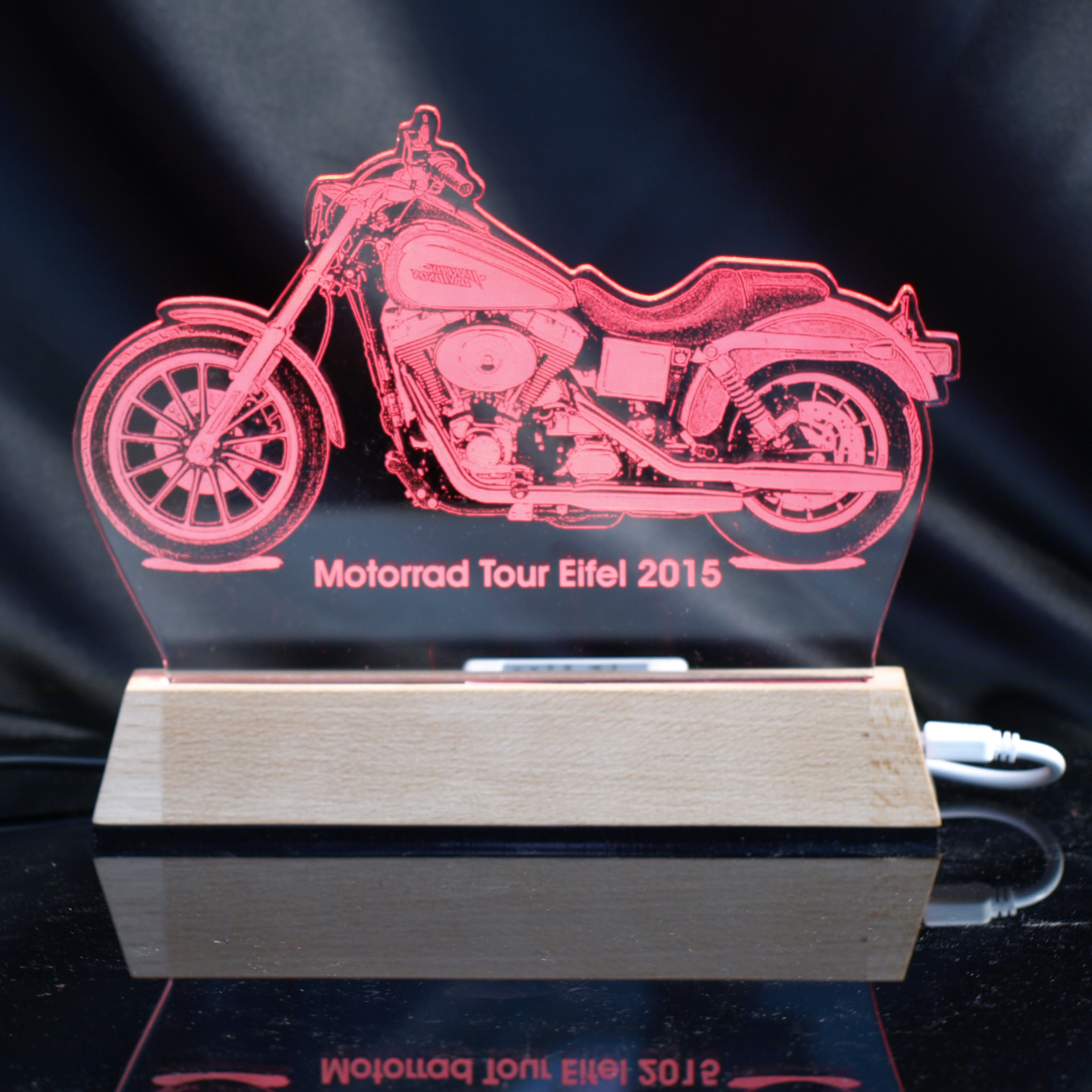Acryl LED Konturschnitt mit Holzsockel Motorrad Tour Eifel 2015