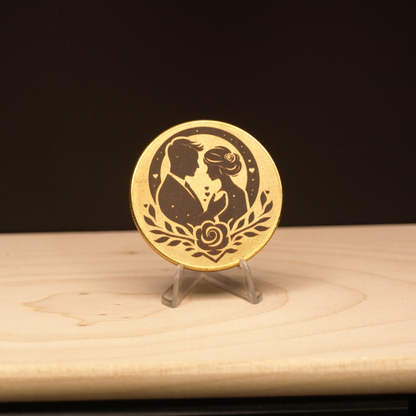 Messingmünze mit Oberflächengravur