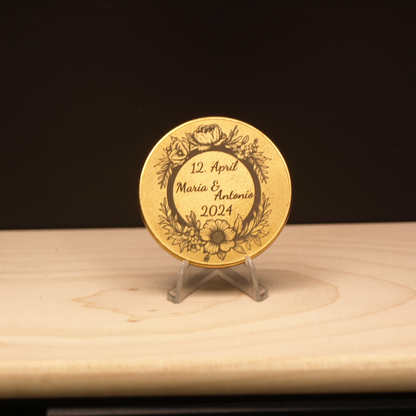 Messingmünze mit Oberflächengravur