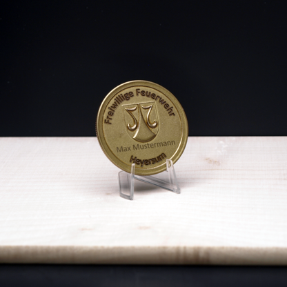 Münze mit Tiefen- und Oberflächengravur